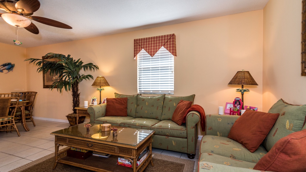 Photo of Livingroom in Surfcrest Village