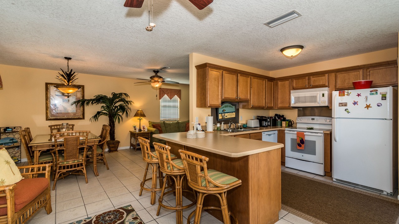Photo of Kitchen in Surfcrest Village