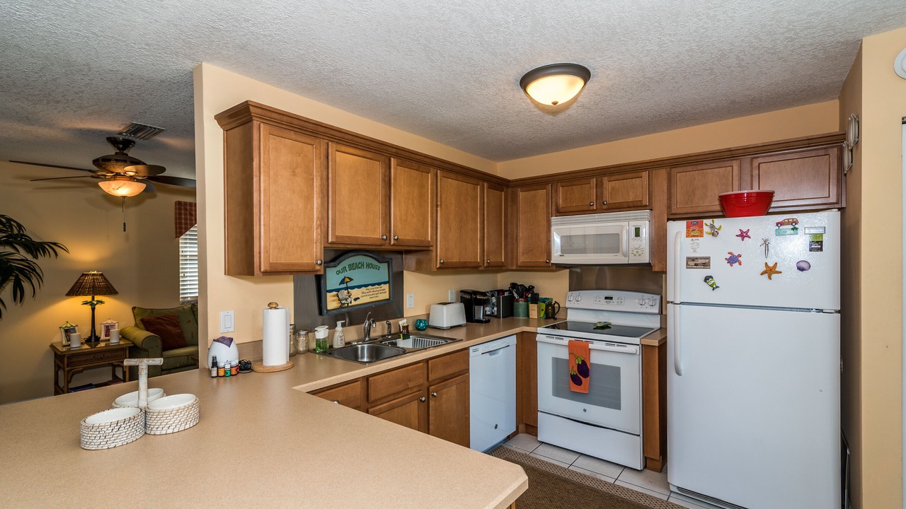 Photo of Kitchen in Surfcrest Village