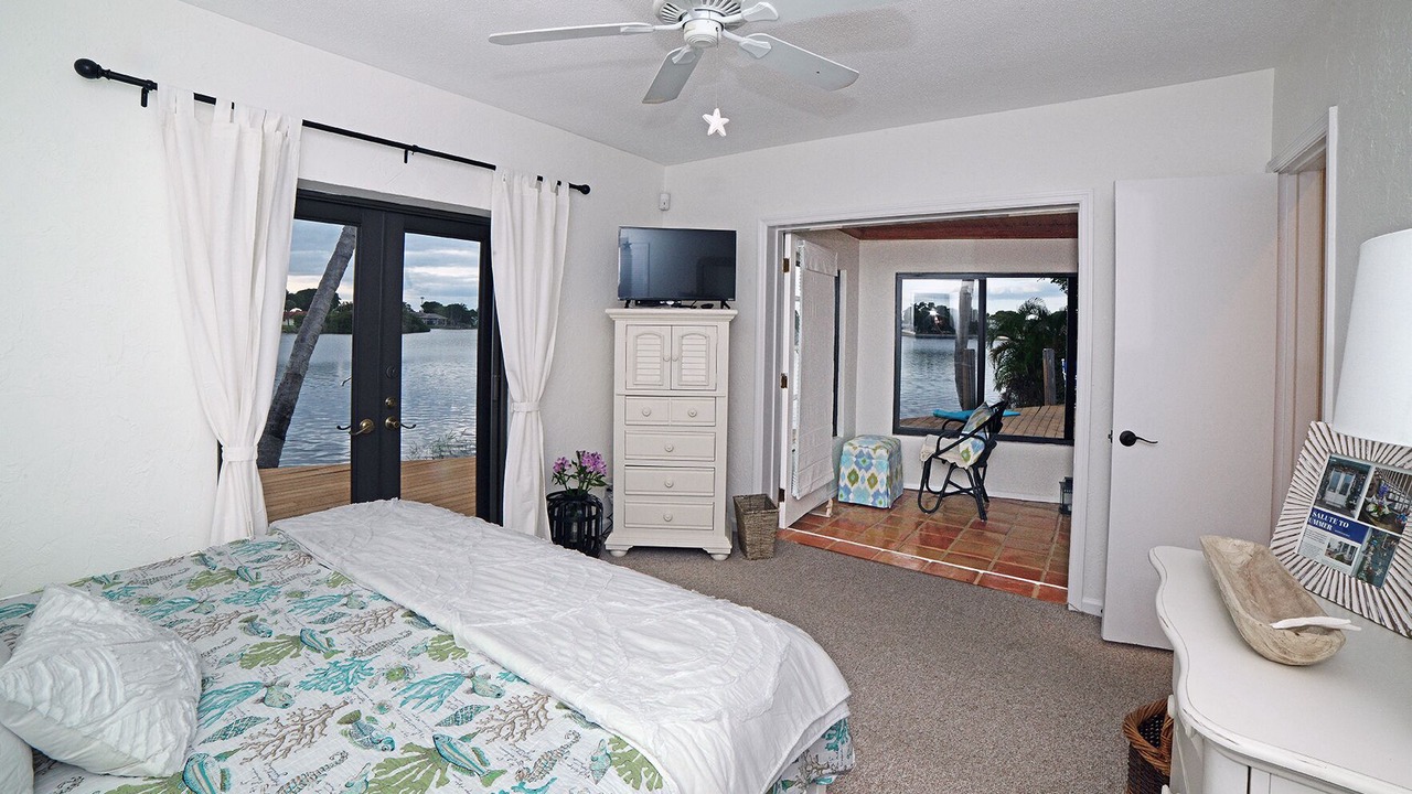 Photo of Bedroom in Lake Ida Shores