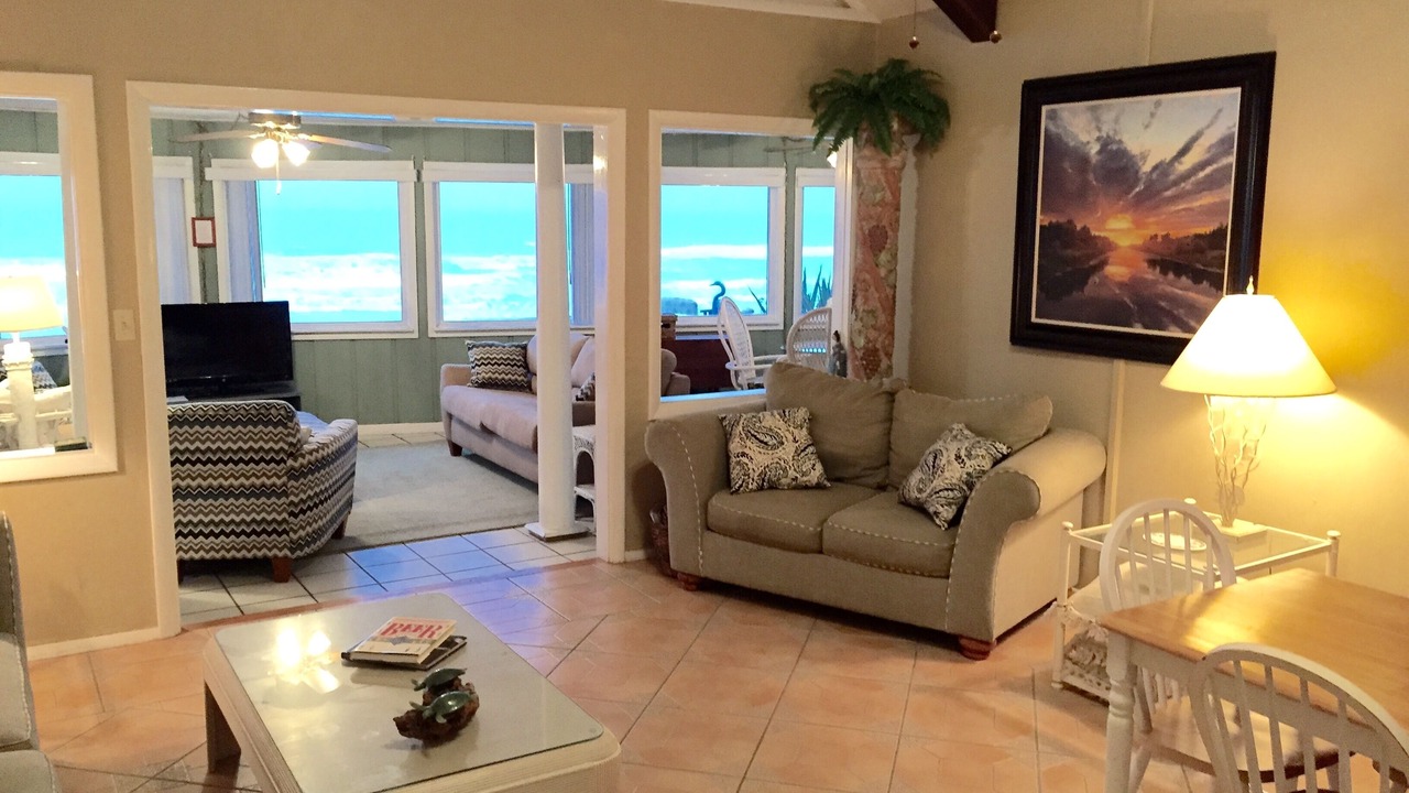 Photo of Livingroom in Wilbur-By-The-Sea