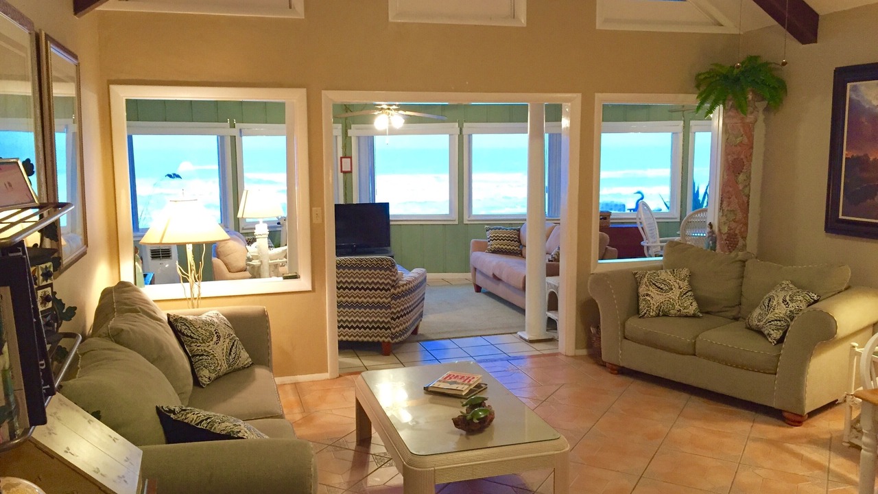 Photo of Livingroom in Wilbur-By-The-Sea