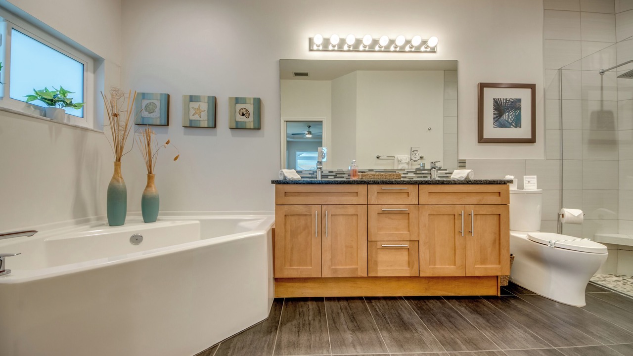 Photo of Bathroom in Pelican