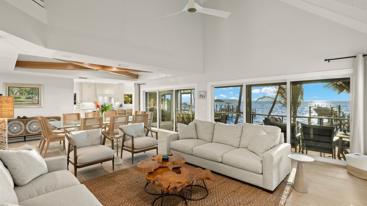 Photo of Livingroom in Captiva