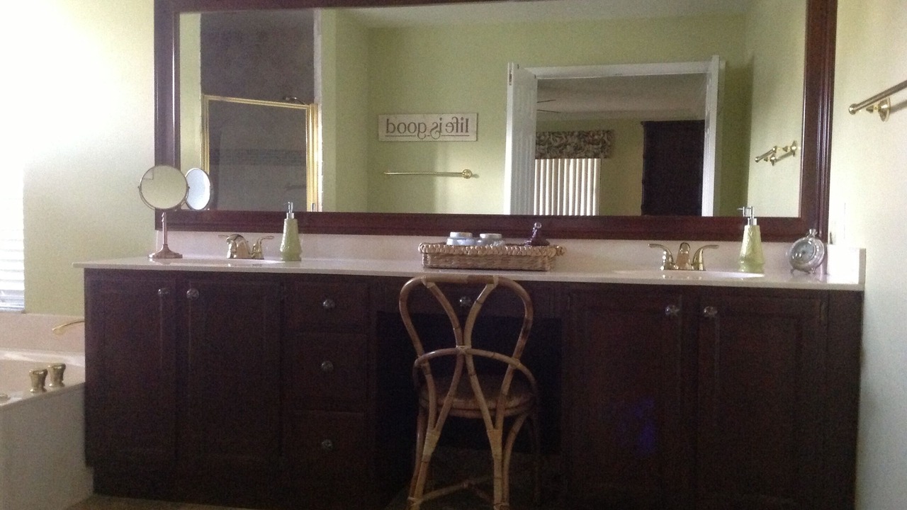 Photo of Bathroom in Equestrian Walk