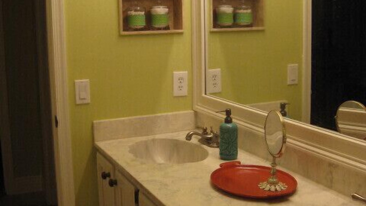 Photo of Bathroom in Equestrian Walk