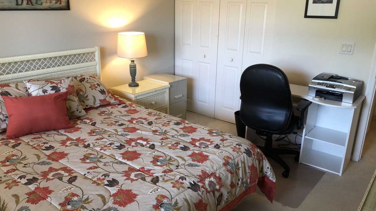 Photo of Bedroom in Gulf Gate Estates
