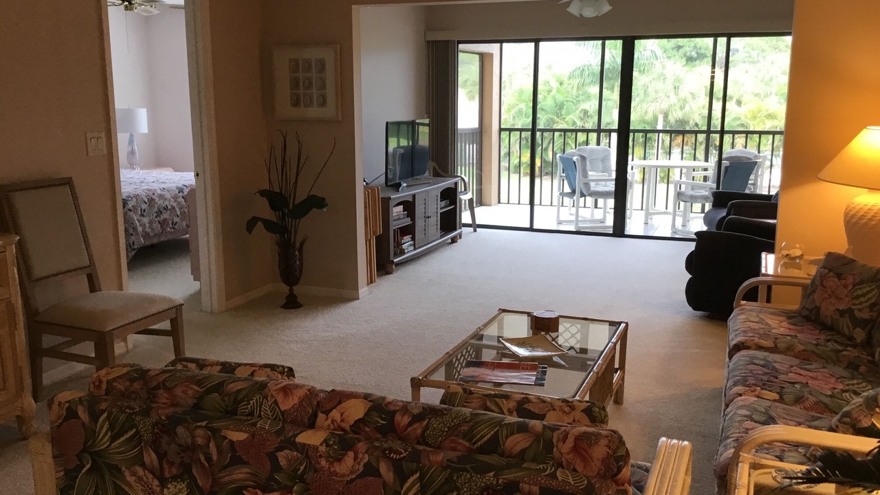 Photo of Livingroom in Gulf Gate Estates