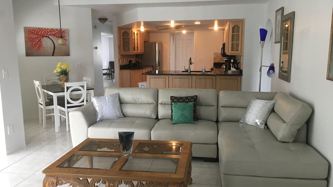 Photo of Livingroom in Pelican