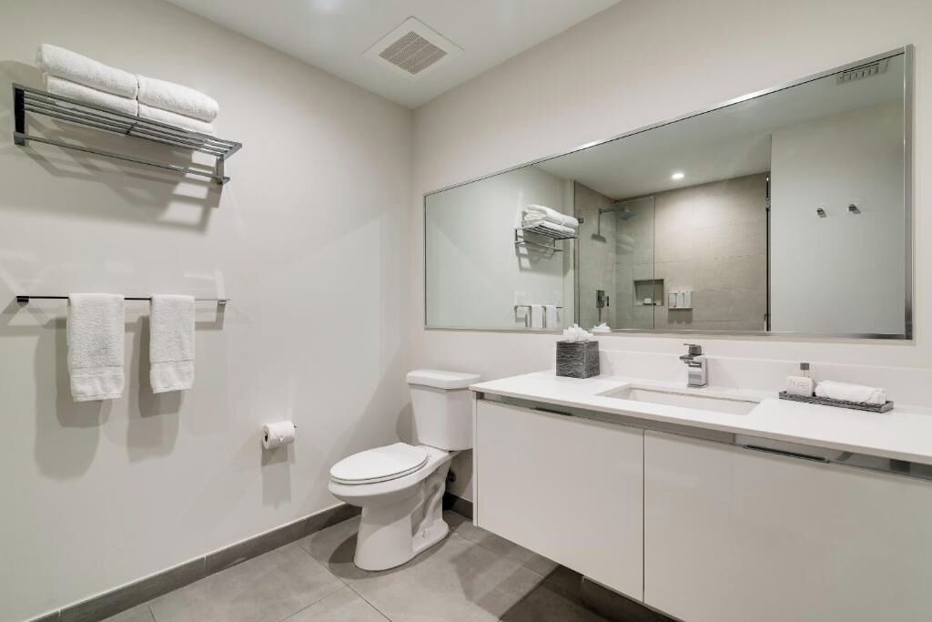 Photo of Bathroom in Hollywood