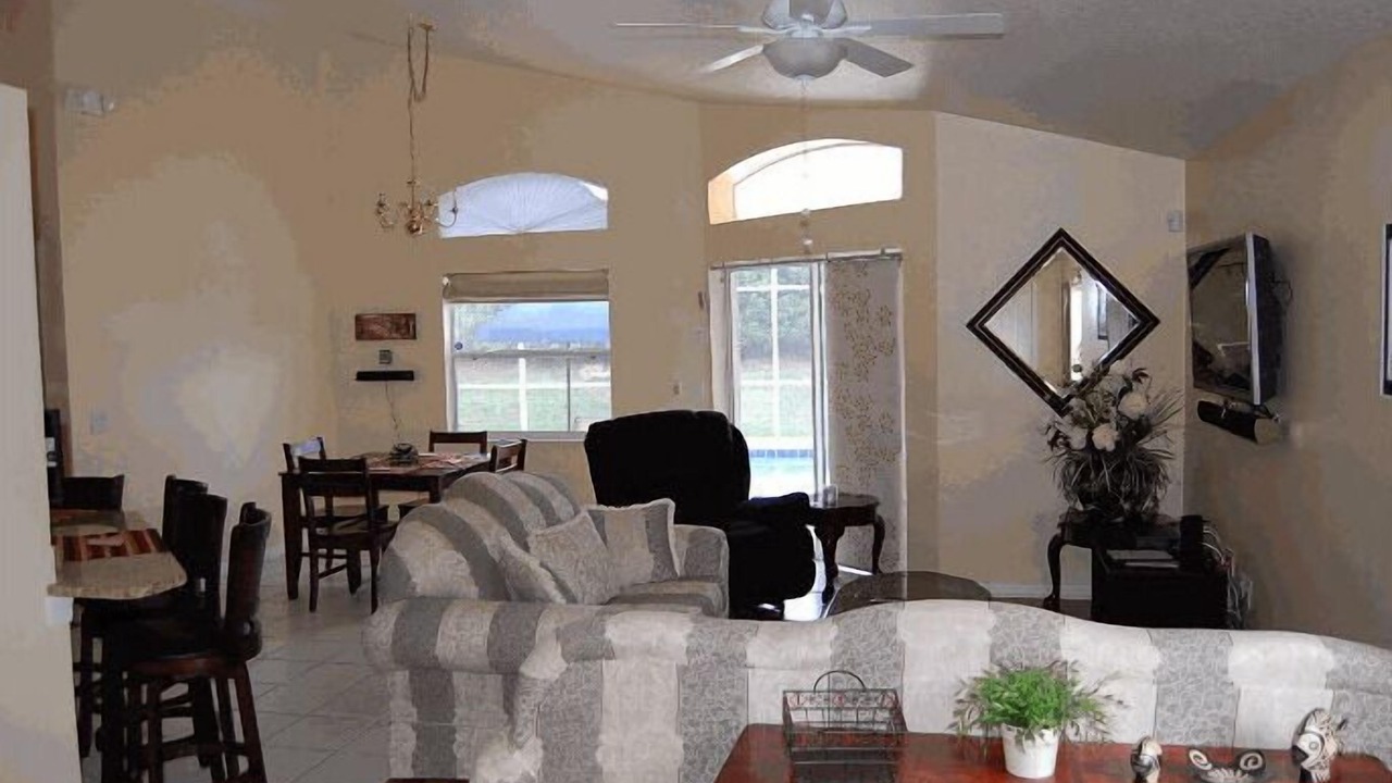 Photo of Livingroom in Westbury