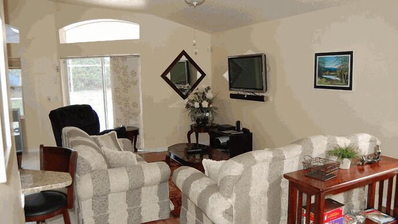 Photo of Livingroom in Westbury