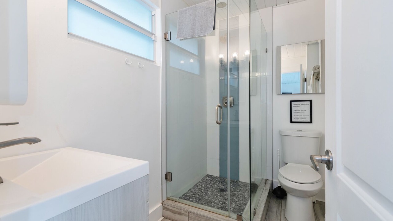 Photo of Bathroom in Harbordale