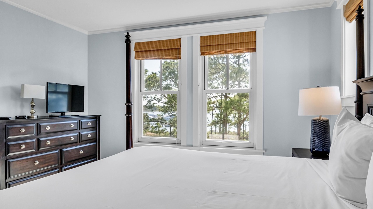 Photo of Bedroom in Baytowne Wharf