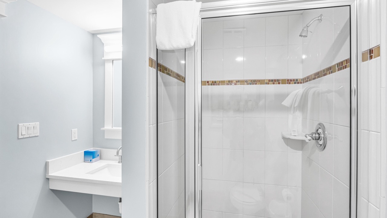 Photo of Bathroom in Baytowne Wharf