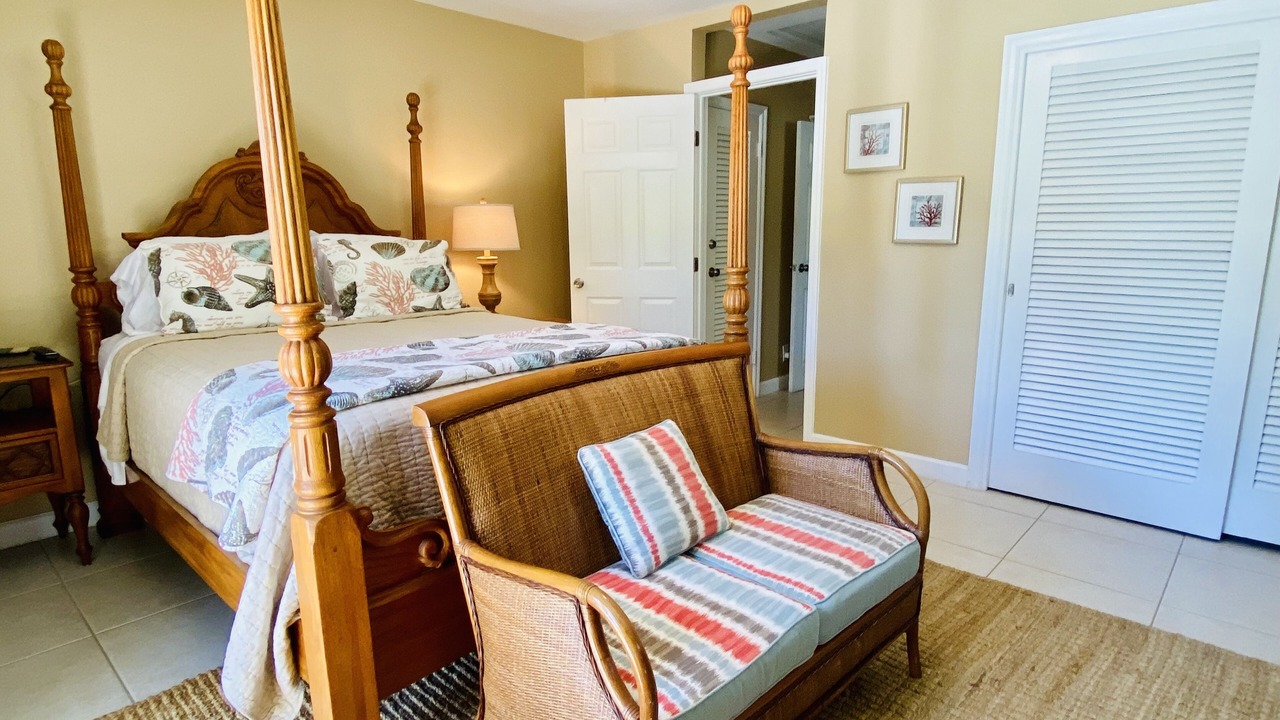Photo of Bedroom in Northwood Shores