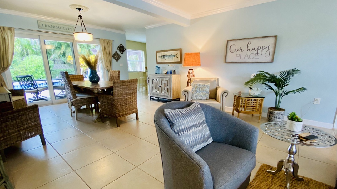 Photo of Livingroom in Northwood Shores