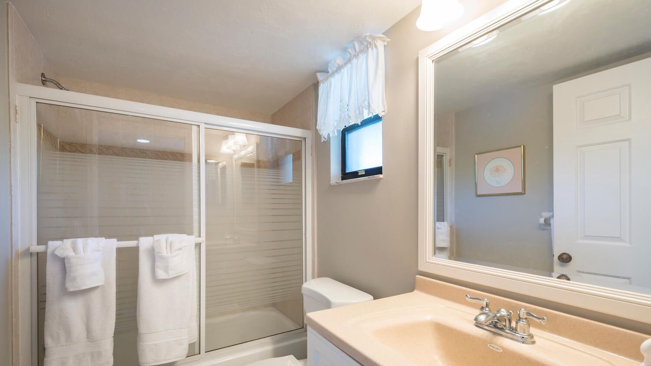Photo of Bathroom in Park Shore