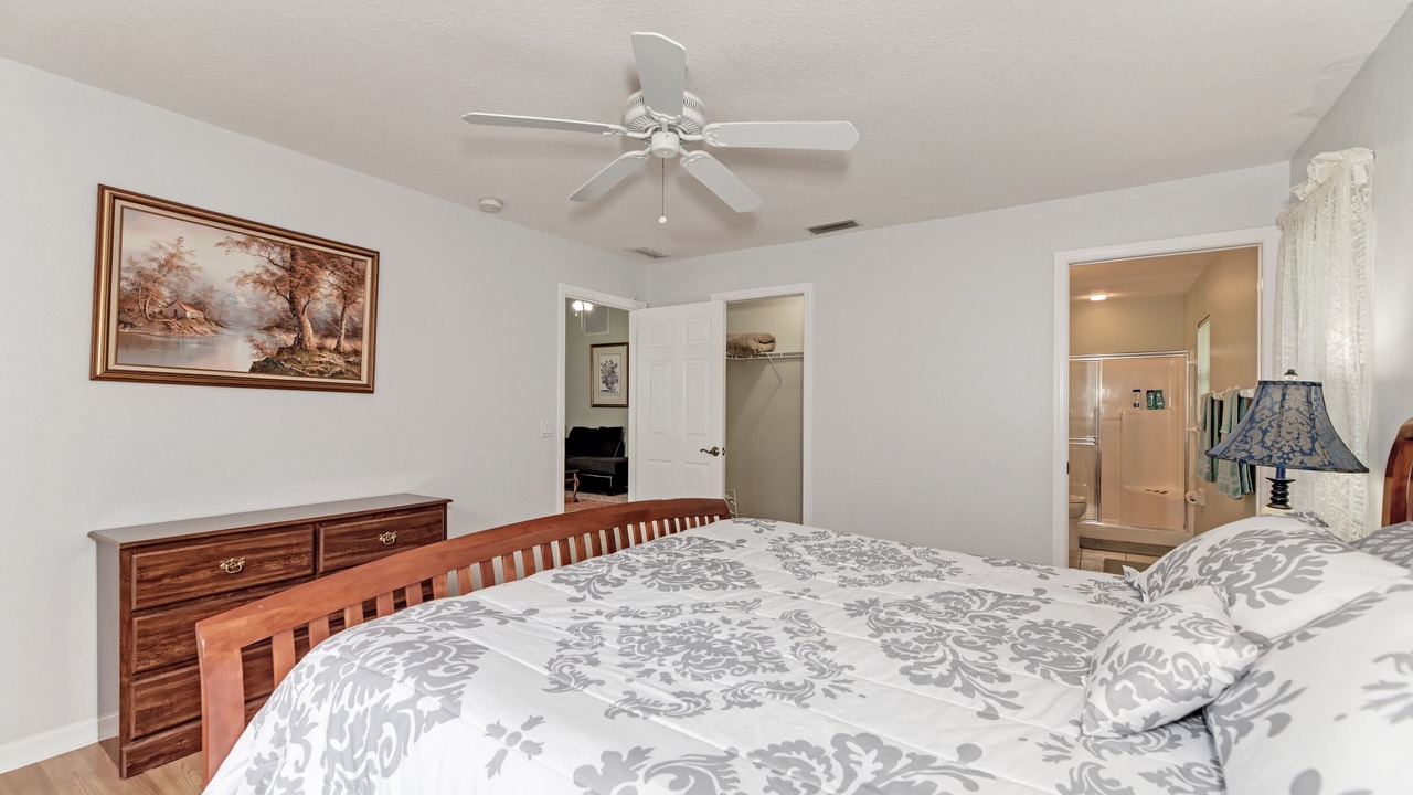 Photo of Bedroom in Venice Gardens