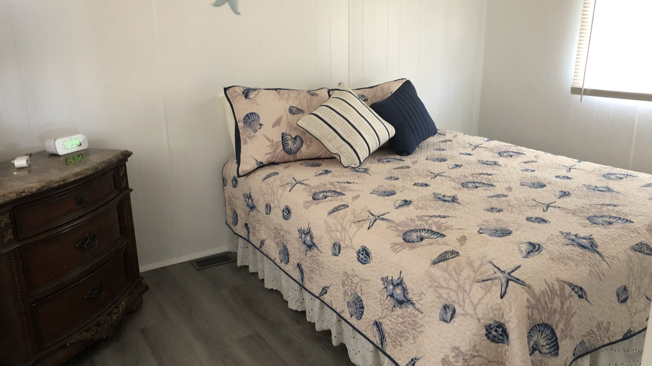 Photo of Bedroom in Signal Cove