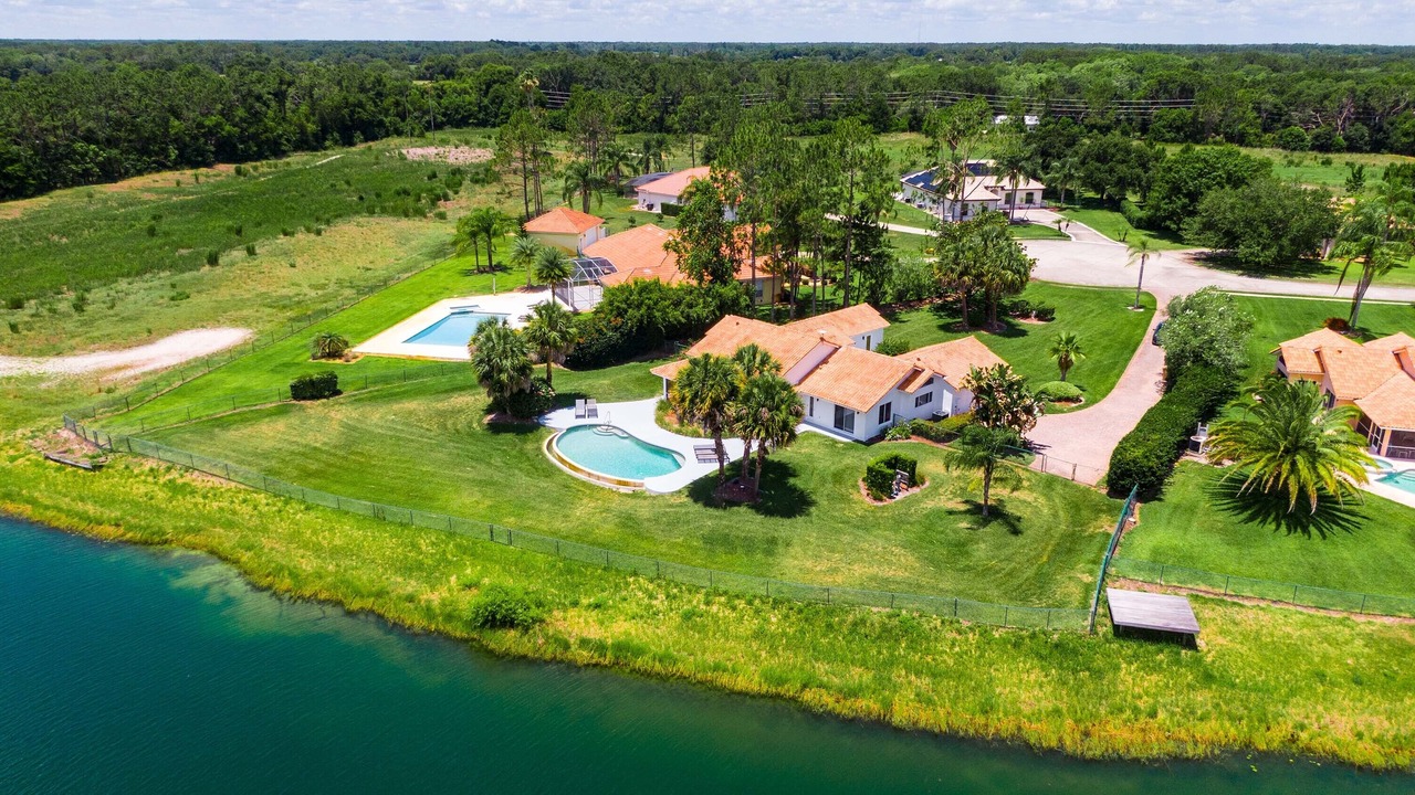Photo of Outdoor in Groveland
