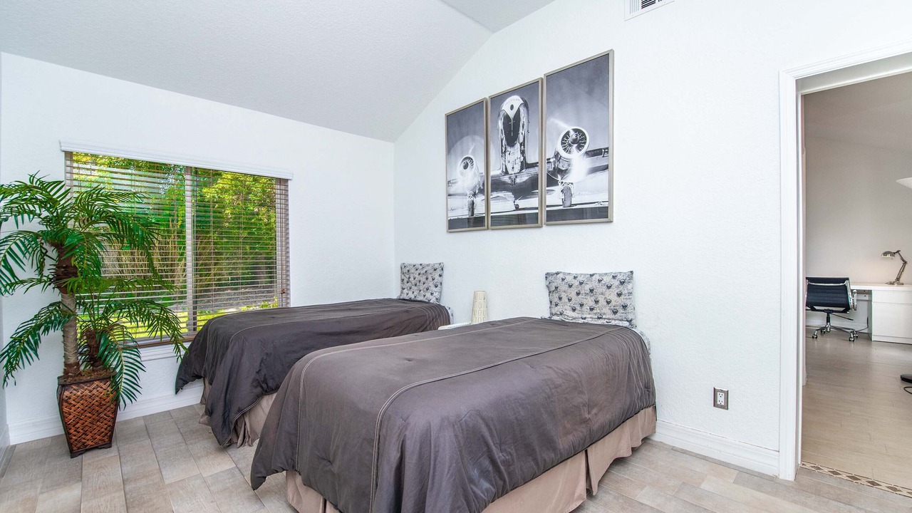 Photo of Bedroom in Groveland