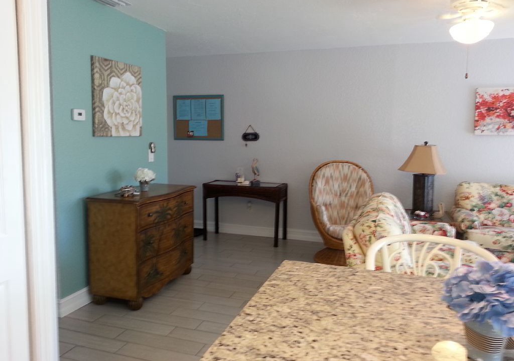 Photo of Livingroom in Gulf Gate Estates