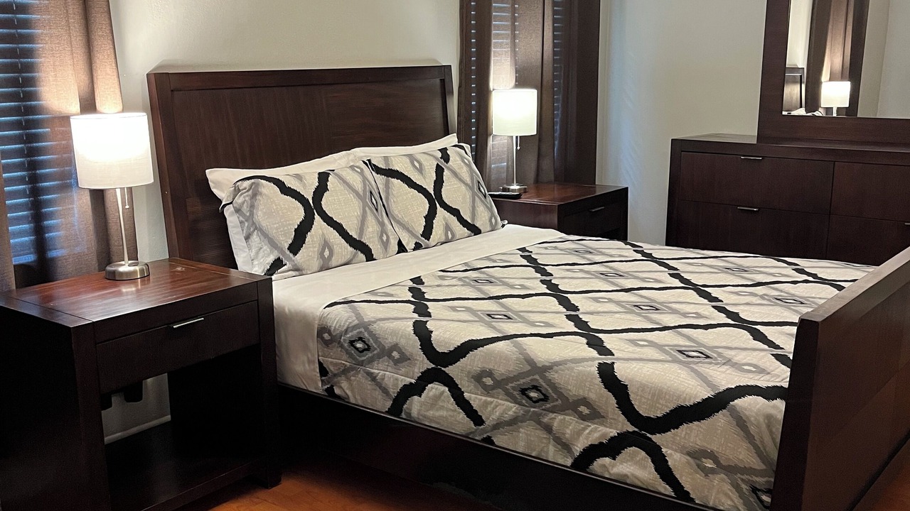 Photo of Bedroom in Ludlam