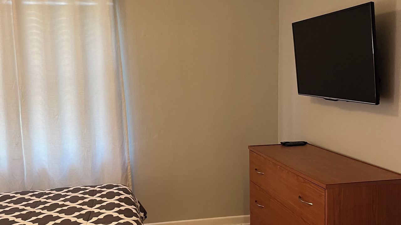 Photo of Bedroom in Ludlam