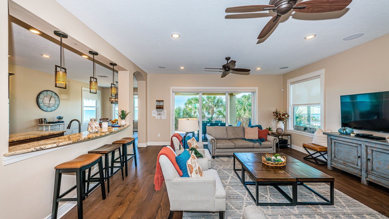 Photo of Livingroom in Treasure Island