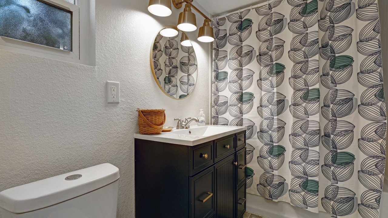 Photo of Bathroom in Mid Island
