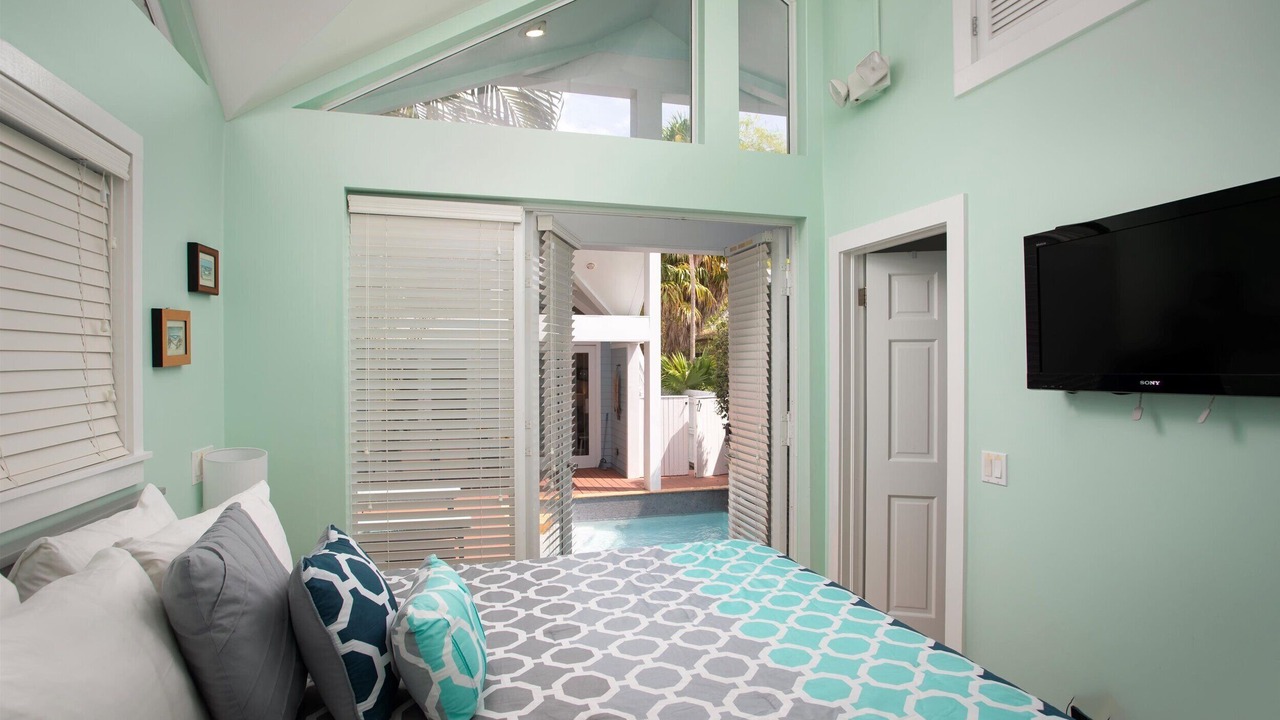 Photo of Bedroom in Historic Seaport
