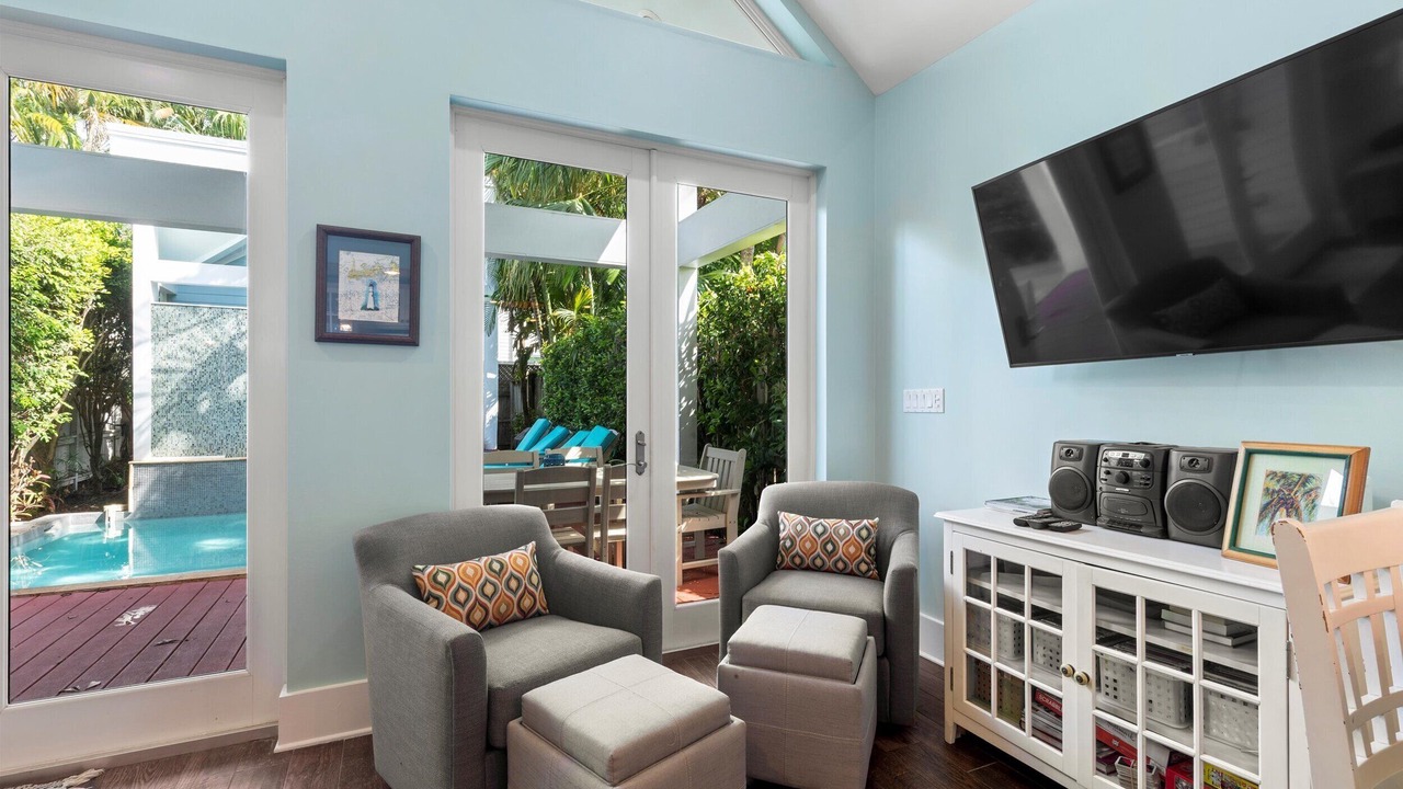 Photo of Livingroom in Historic Seaport