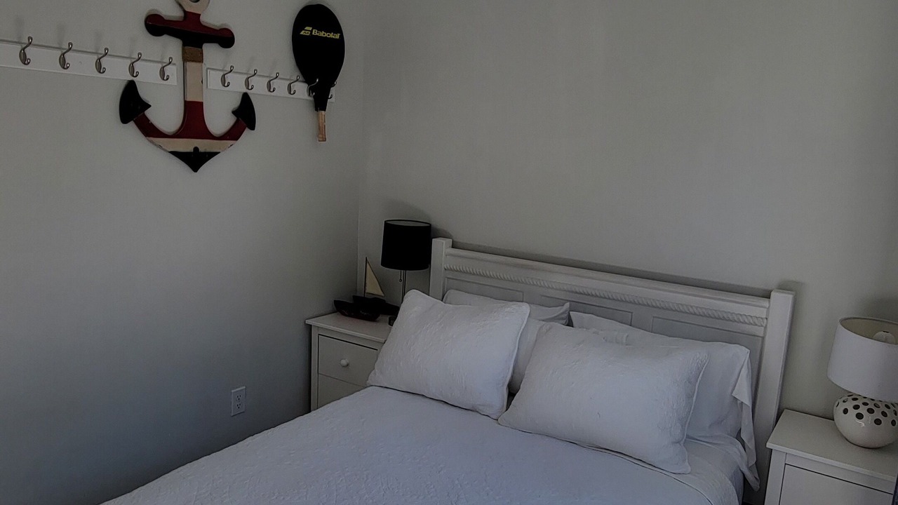 Photo of Bedroom in Oakes Estates