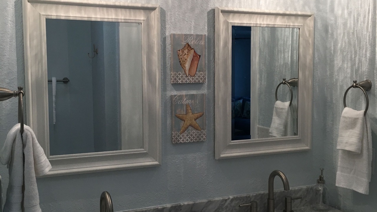 Photo of Bathroom in Knollwood Beach