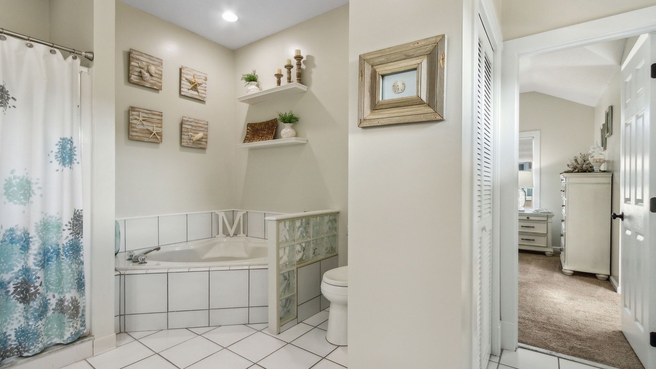 Photo of Bathroom in Fernandina Beach