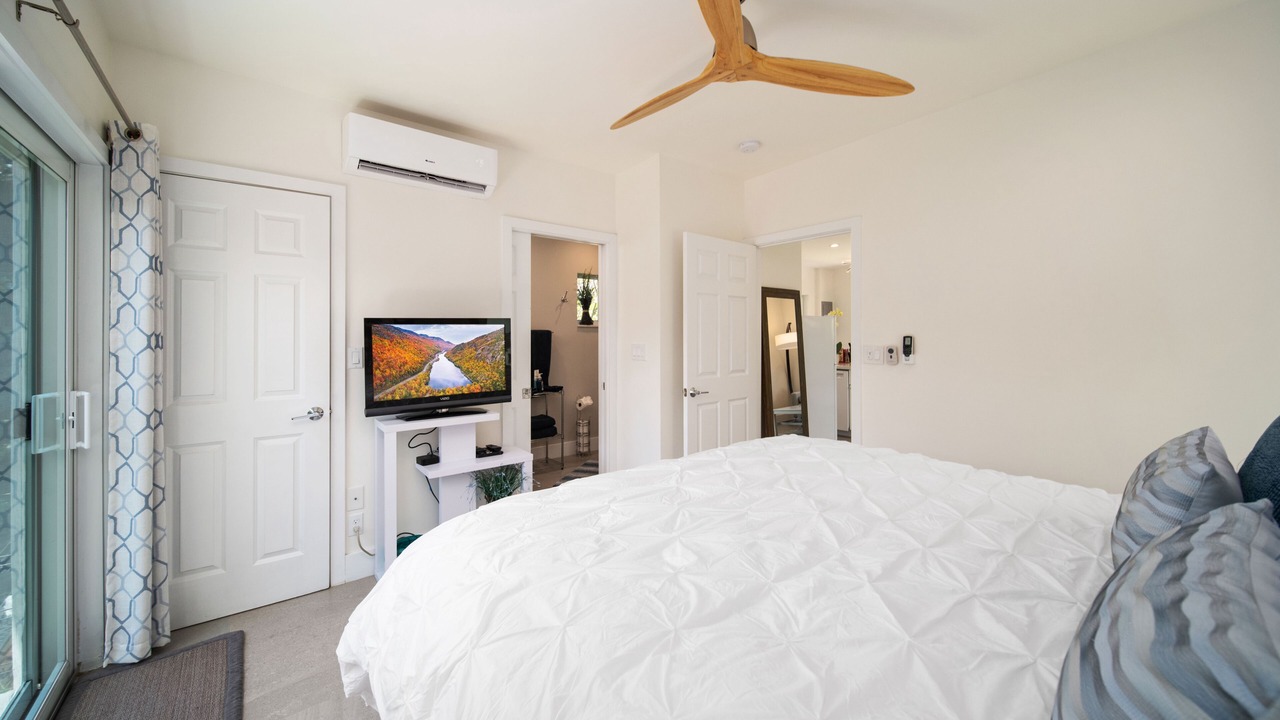Photo of Bedroom in Lake Ida Shores