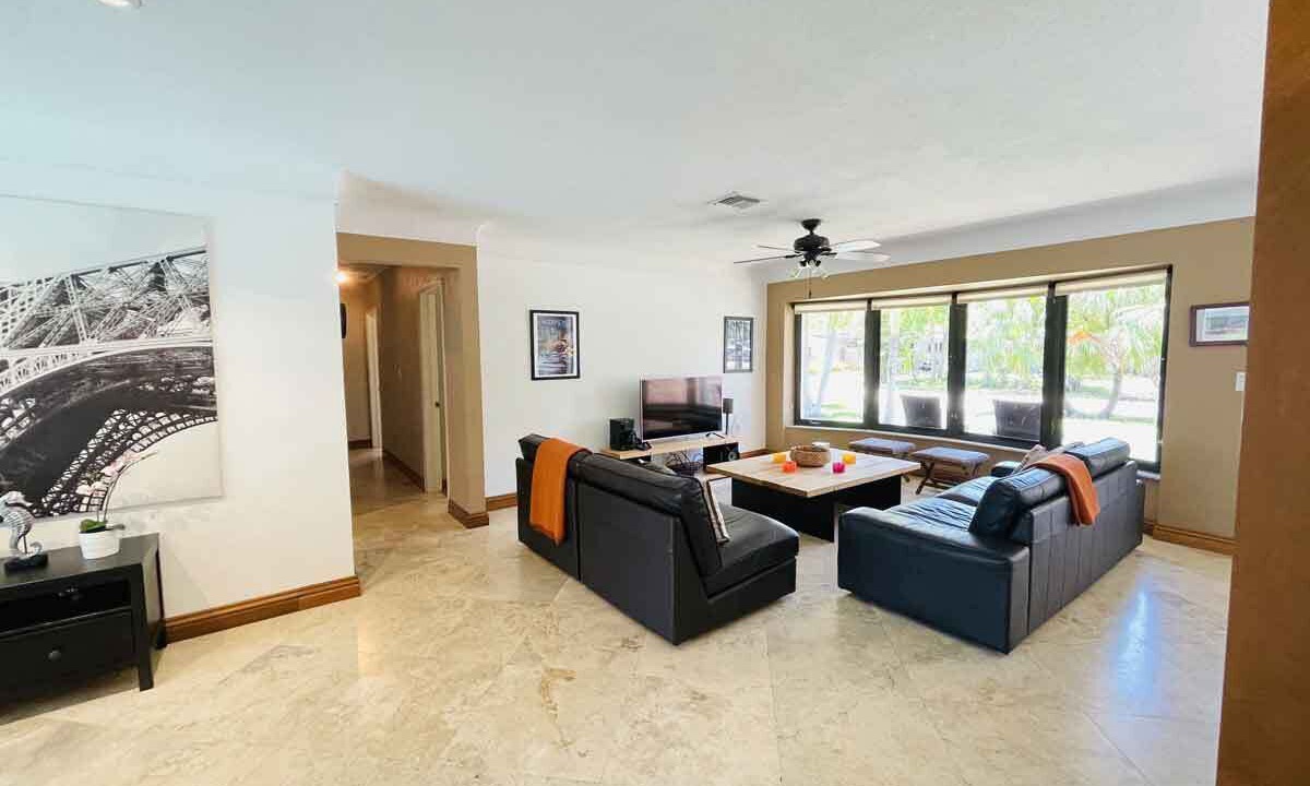Photo of Livingroom in Coral Ridge Isles