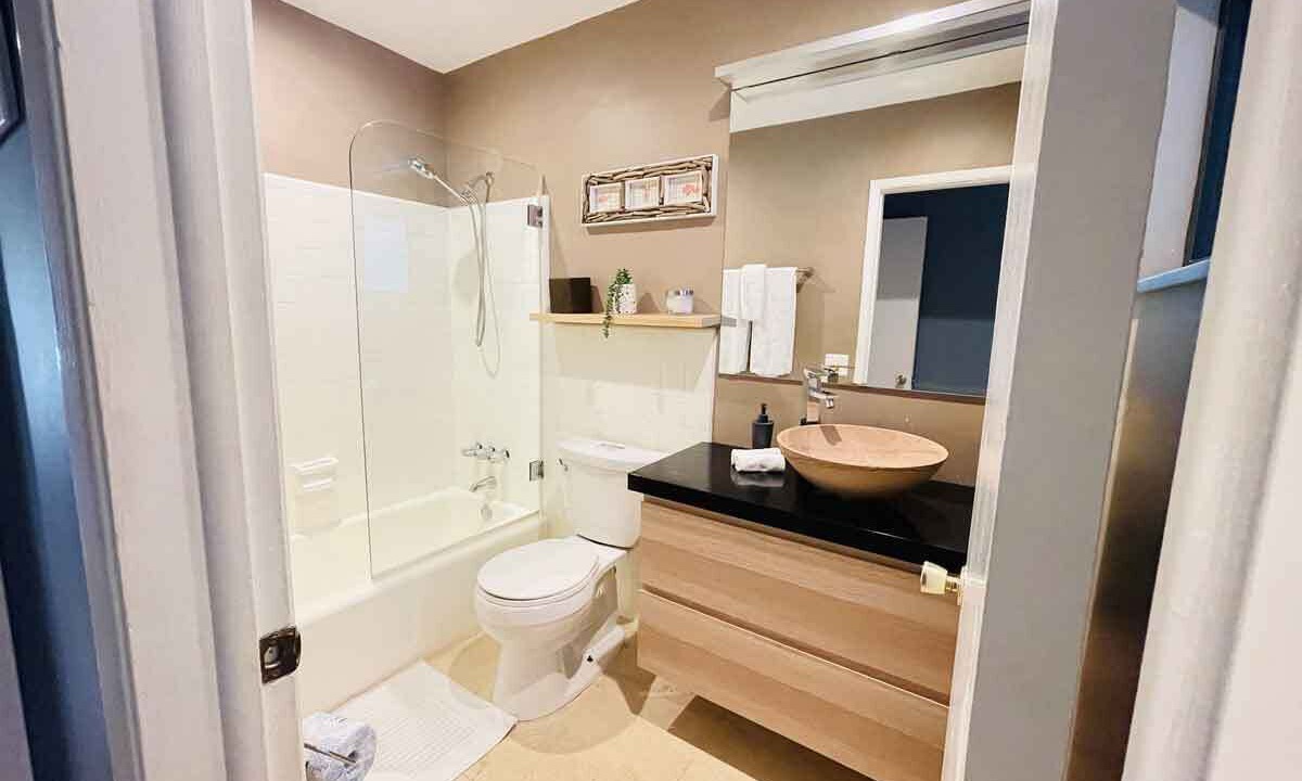Photo of Bathroom in Coral Ridge Isles