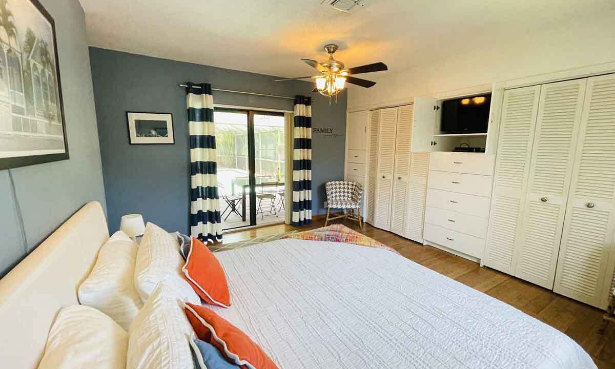 Photo of Bedroom in Coral Ridge Isles