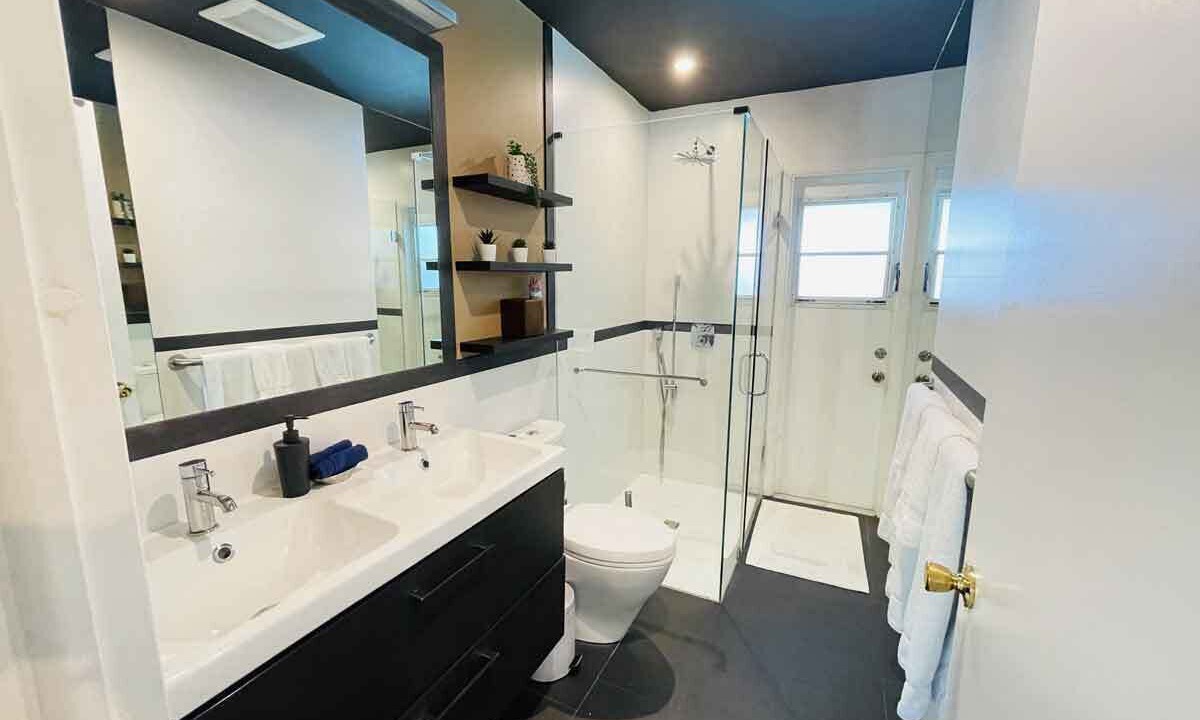 Photo of Bathroom in Coral Ridge Isles