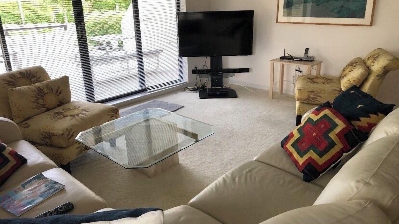 Photo of Livingroom in Pelican Bay