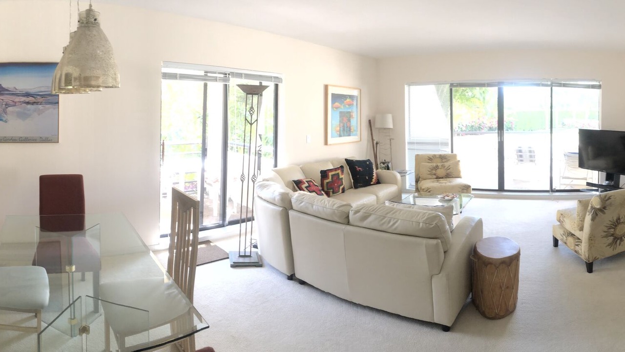 Photo of Livingroom in Pelican Bay