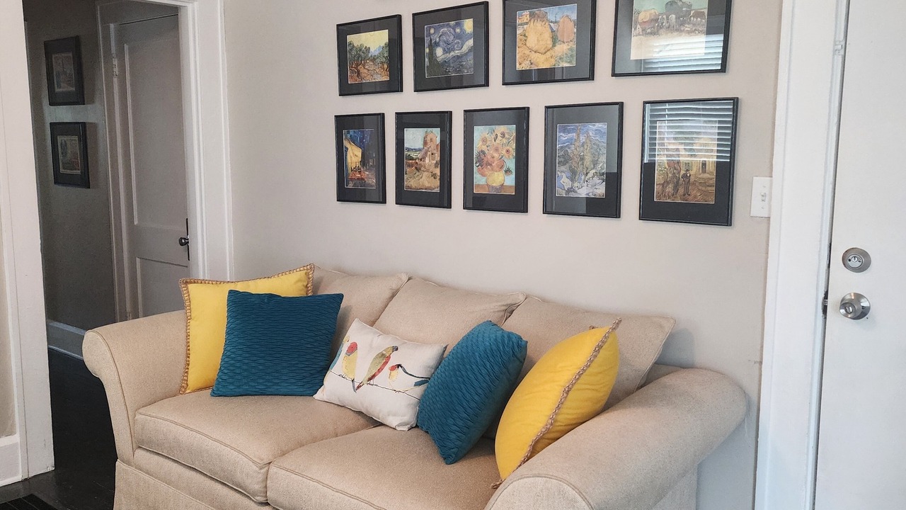 Photo of Livingroom in Crescent Lake