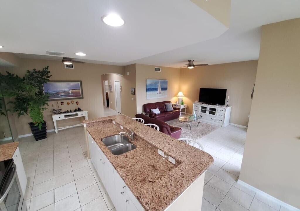 Photo of Livingroom in Stoneybrook