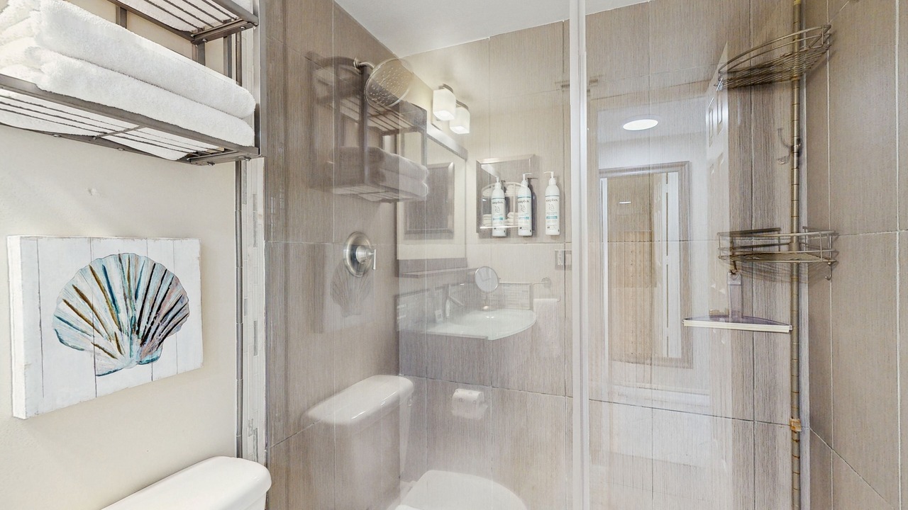 Photo of Bathroom in Point East