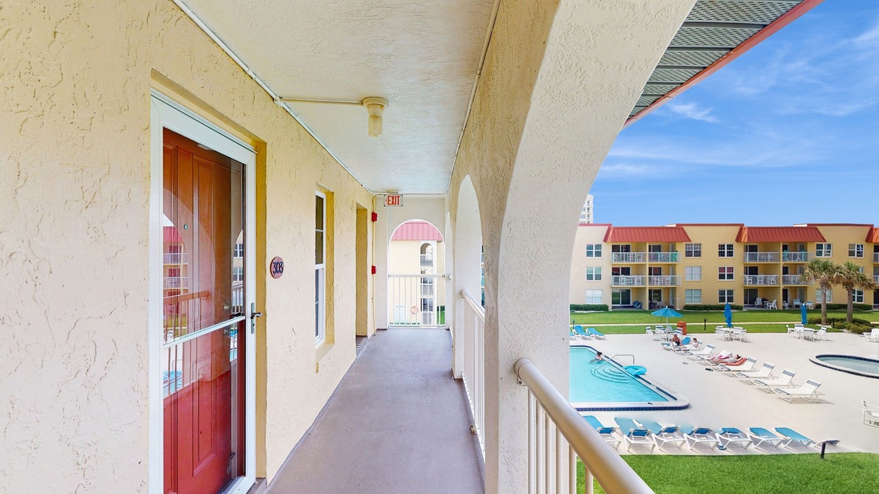 Photo of Patio Balcony in Point East