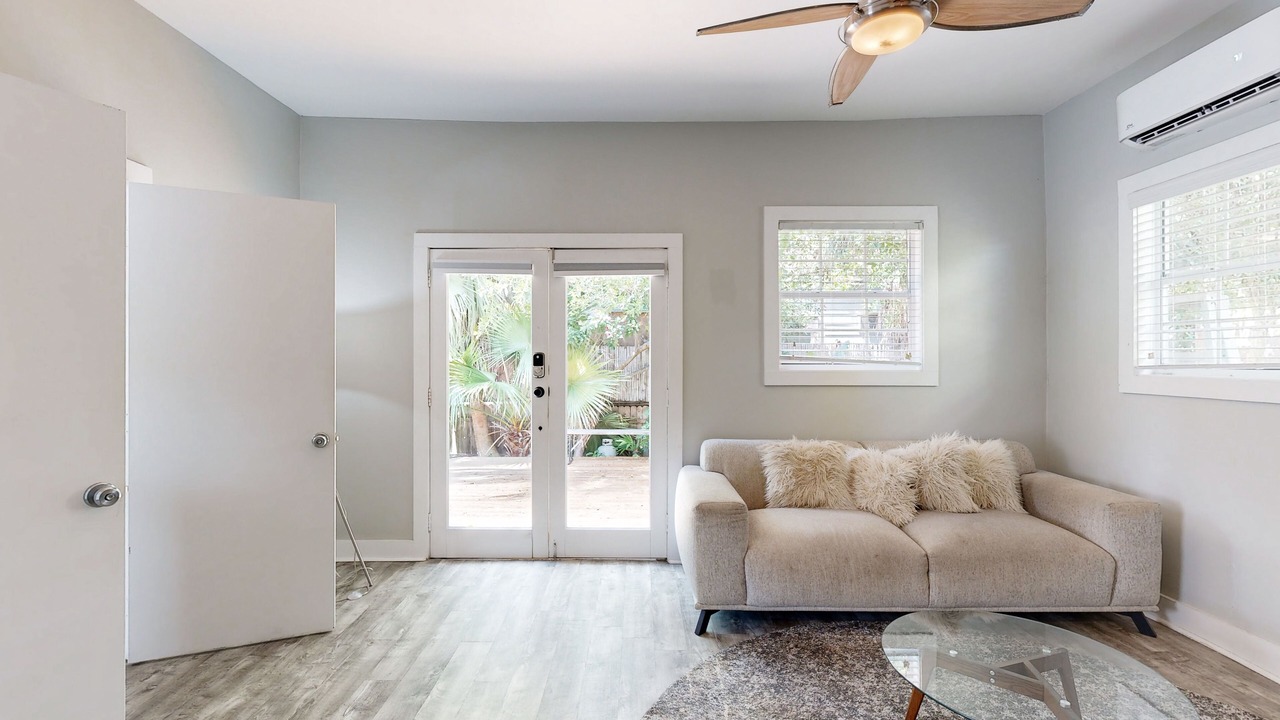 Photo of Livingroom in Old Town