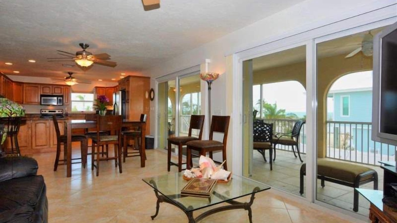 Photo of Livingroom in Marathon