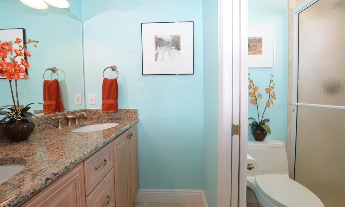 Photo of Bathroom in Marathon